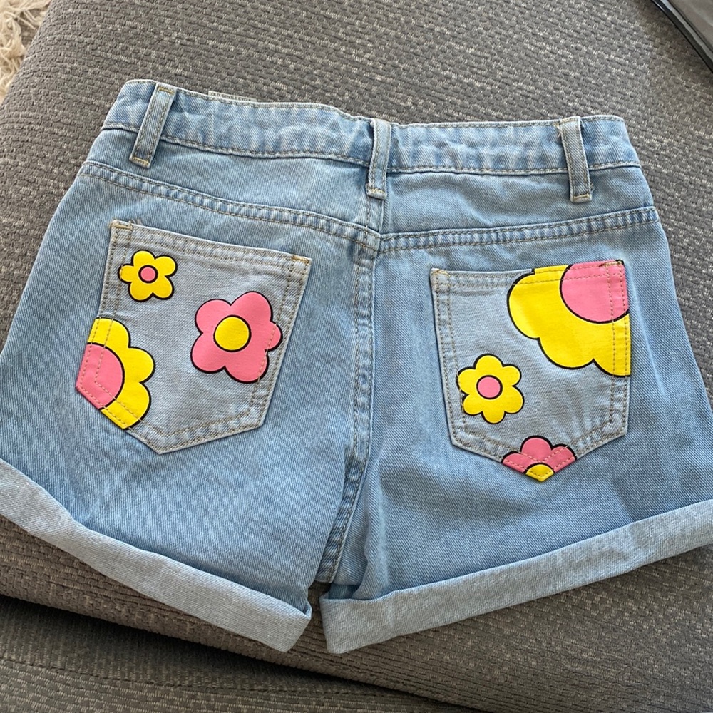 Kids Shorts with cute flowers